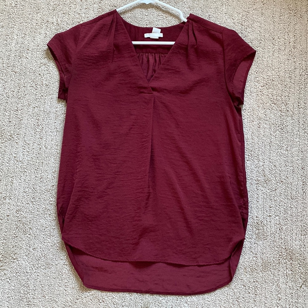 H&M dark red short sleeve blouse // size 4